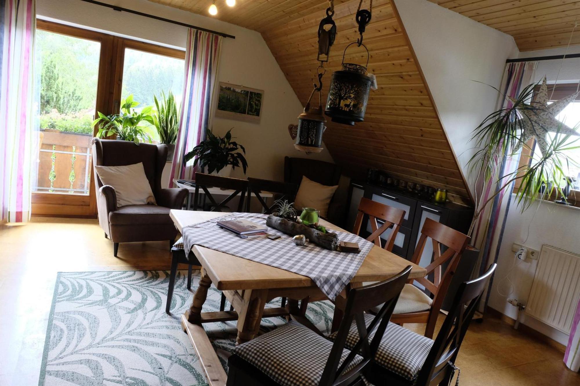 Schwarzwild - Ferienwohnung Und Ferienzimmer ไบเออร์สบรอนน์ ภายนอก รูปภาพ
